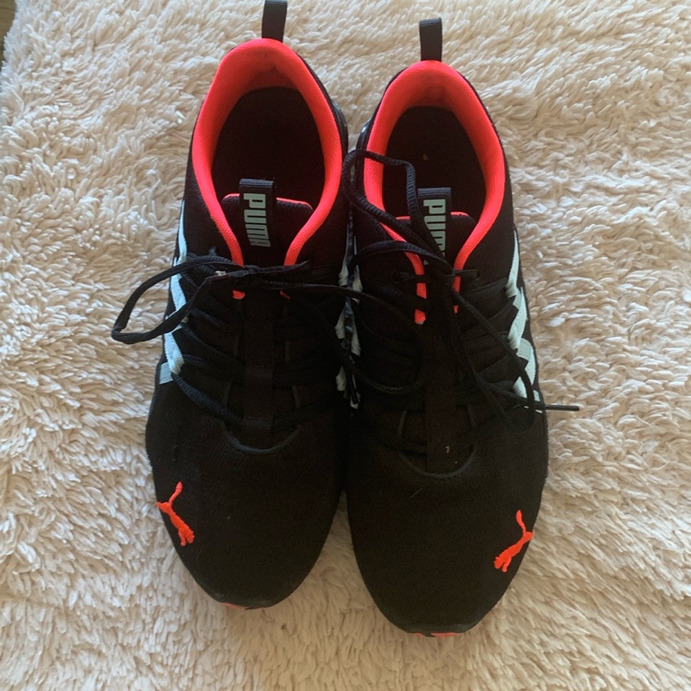 Black Pumas size 10.5 only wore a few times